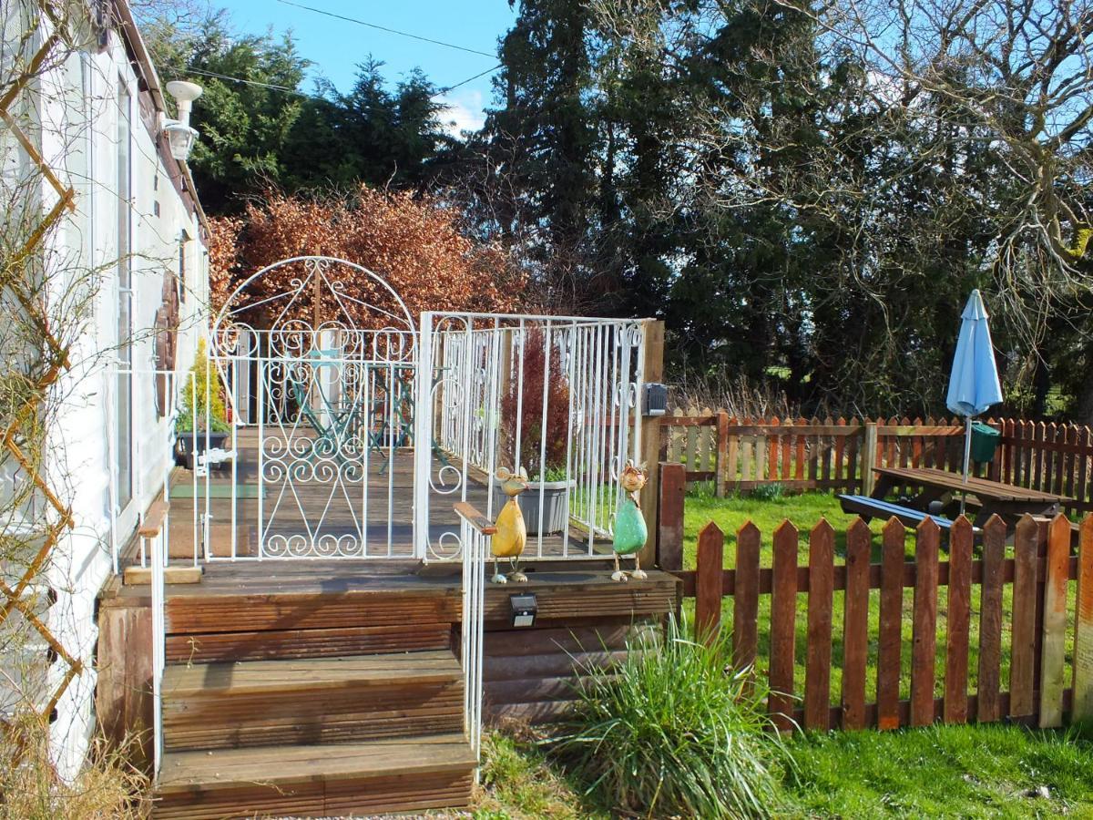 'The Cabin'. A Cosy Private & Secure Holiday Home. Padeswood Exterior photo